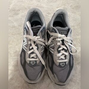 New Balance 990 Sneakers – Kids Size 3 – Unisex – VGUC